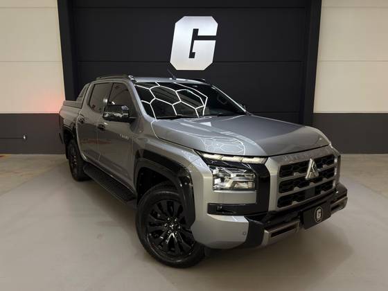 MITSUBISHI TRITON 2.4 BITURBO DIESEL CD KATANA 4X4 AUTOMÁTICO MITSUBISHI TRITON 2.4 BITURBO DIESEL CD KATANA 4X4 AUTOMÁTICO